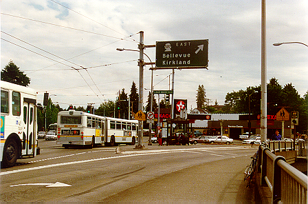 Separate Right-Turn Access for Transit, to be able to access outer HOV bypass lane shown in previous image, Seatte (UW 47.644270, -122.304397)