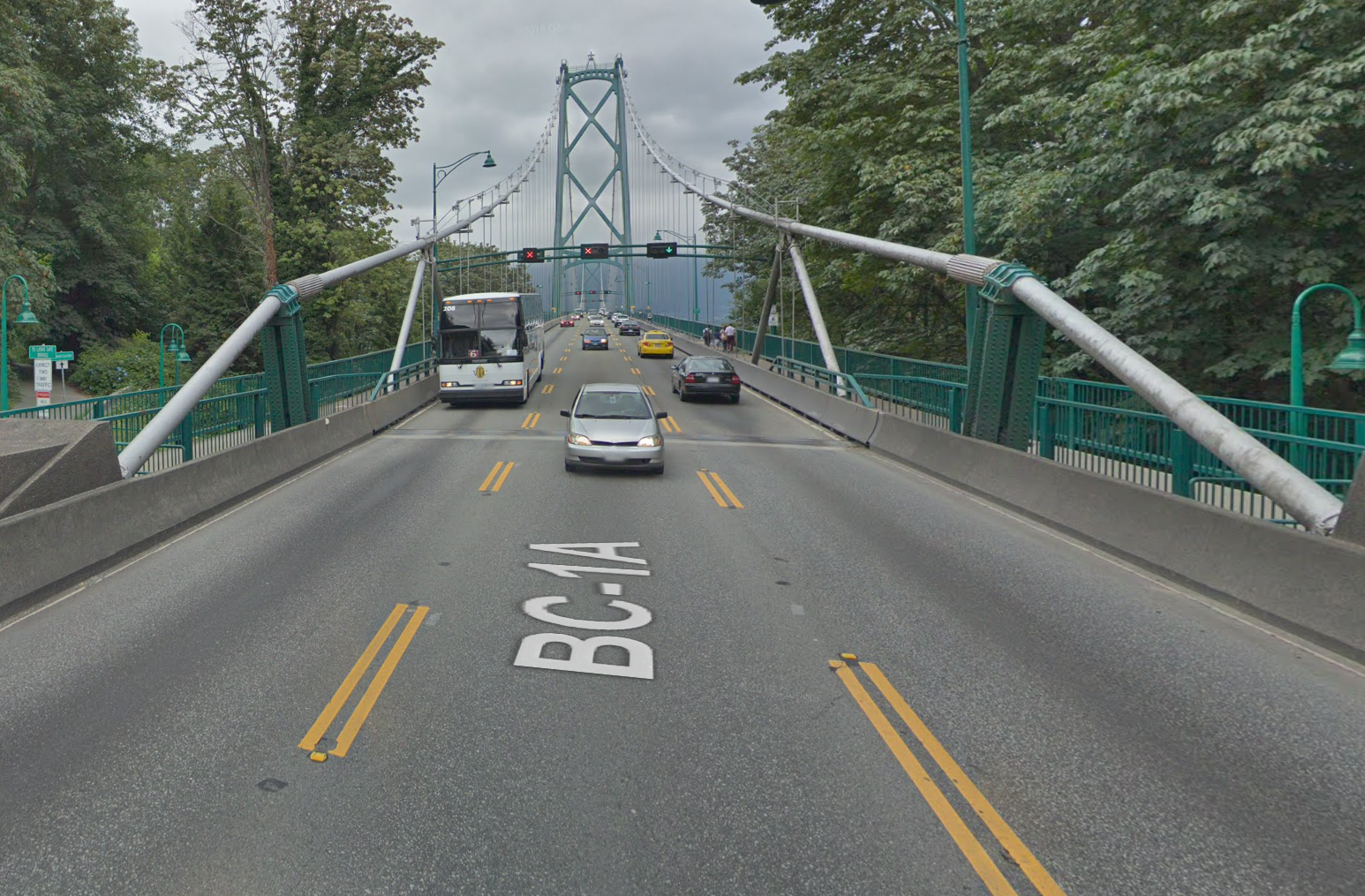 Reversible Lanes on Lions Gate Bridge, Vancouver, Canada (49.315740, -123.138292) (2)