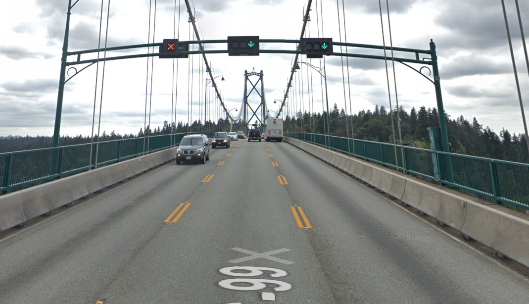 Reversible Lanes on Lions Gate Bridge, Vancouver, Canada (49.315740, -123.138292) (3)