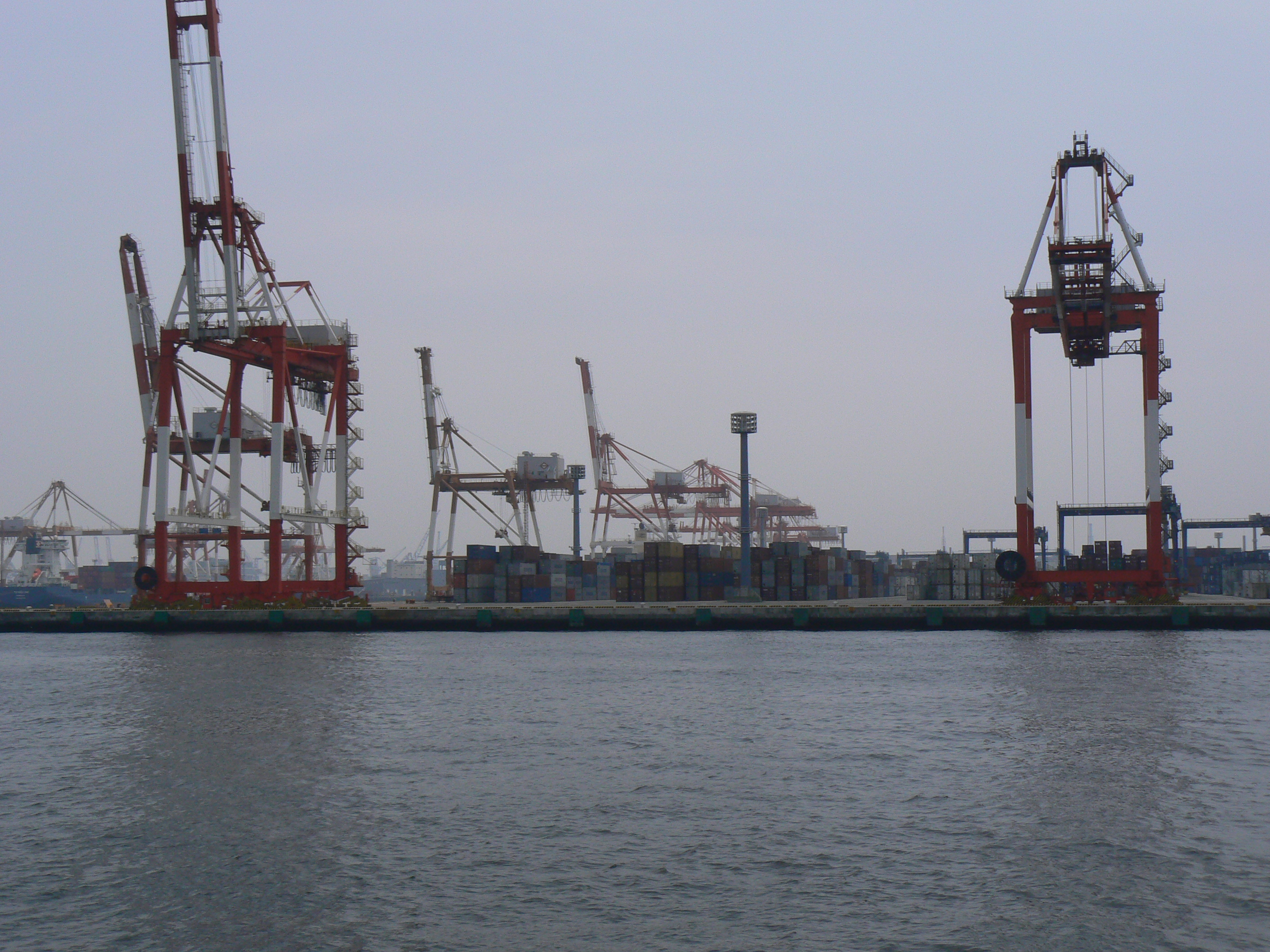 Cranes at Port of Yokohama (Japan)